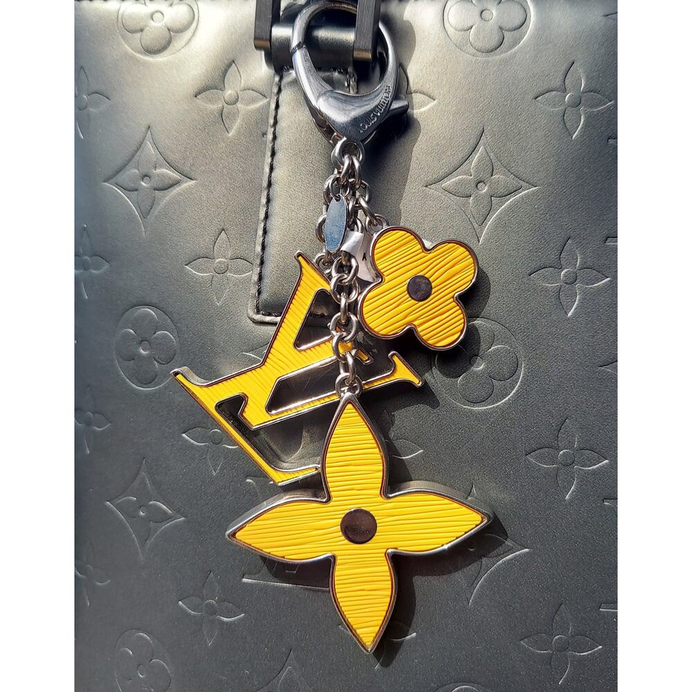 LOUIS VUITTON Yellow Silver Fleur D' Epi Bijoux Sak LV Logo Keychain Charm